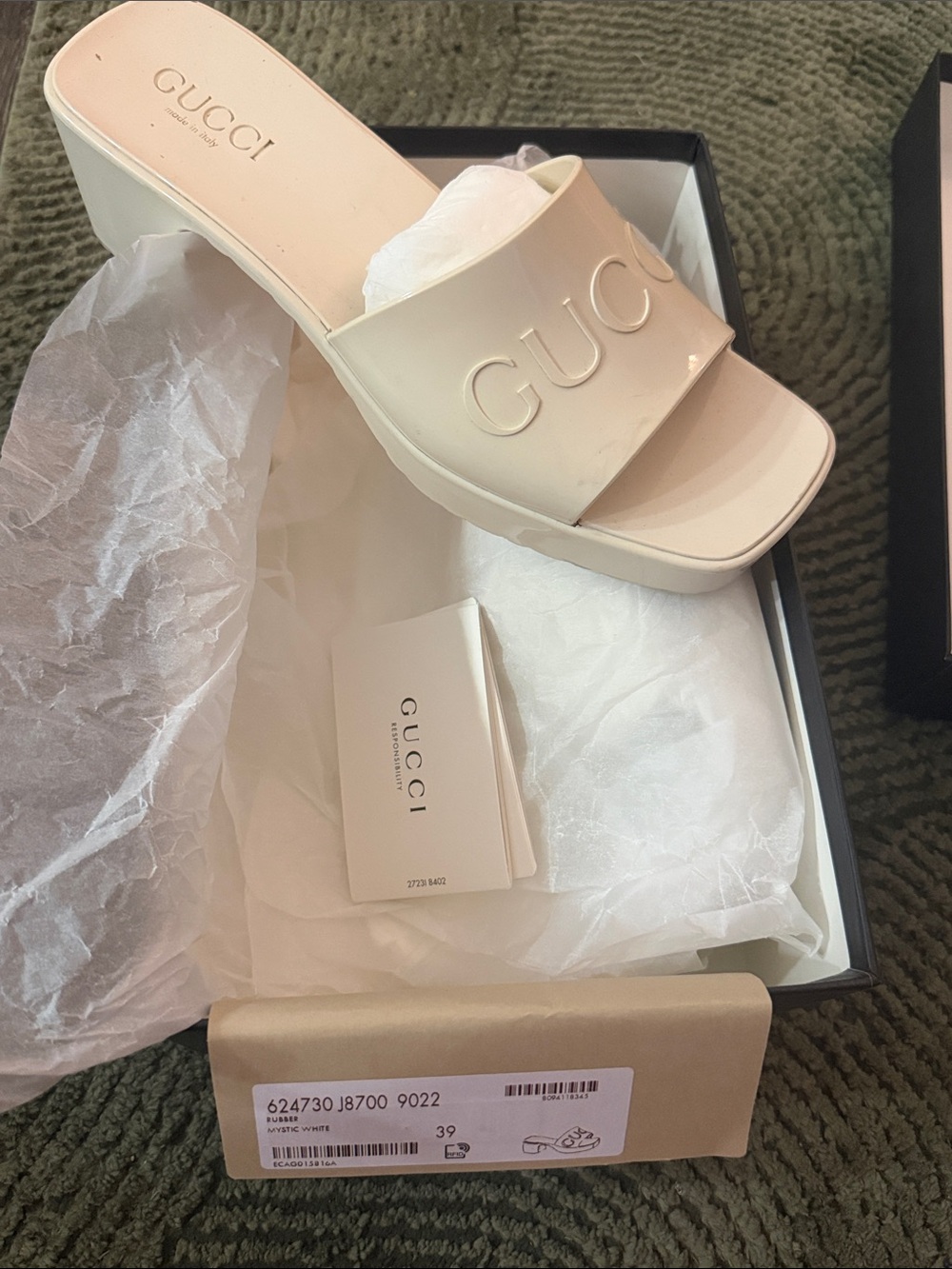 Gucci Cream Patent Leather Logo Mule Slides